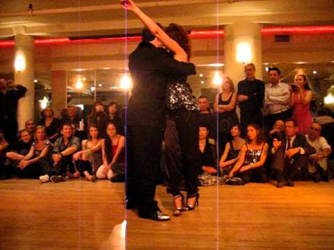  Giselle Anne  and  Gustavo Naveira  are  dancing  to  the  tango  "  Indio Manso  "