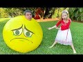 Stacy e pai jogam jogos divertidos ao ar Stacy e pai jogam jogos divertidos ao ar