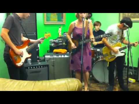 Miss Chain and the Broken Heels Live at Burger Records!