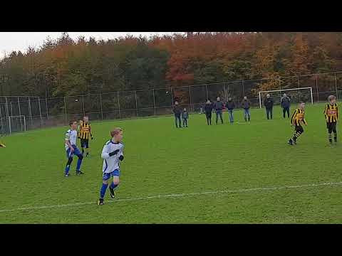 SVUrk JO11-1 tegen DOS Kampen JO11-1