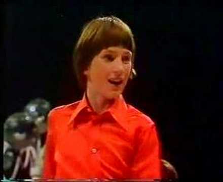 Les Poppys singing Supercalifragilisticexpidelilicieux