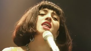 Mon Laferte &quot;Por qué me fui a enamorar de ti&quot; y &quot;Ronroneo&quot; en vivo en Melkweg Amsterdam