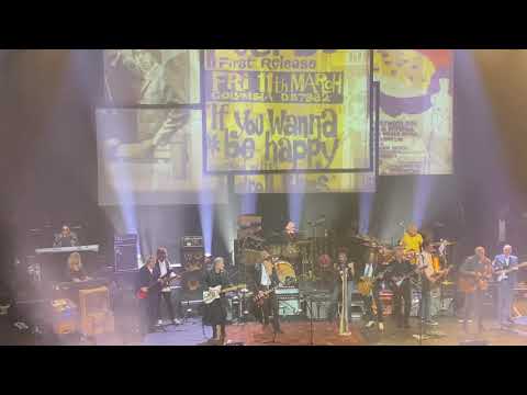 Mick Fleetwood & Friends celebrate the music of Peter Green, “Shake Your Moneymaker”