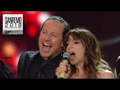 Sanremo 2018 - Il cast del film "A casa tutti bene"