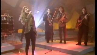 Gloria Estefan &amp; the Miami Sound Machine - &quot;Oye Mi Canto (Hear My Voice)&quot; on BBC show Wogan 1989