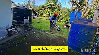 Download lagu Bahagian terakhir menebas kawasan belakang rumah yang sentiasa semak samun. mp3