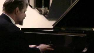 Franz Kamin plays Liszt's 