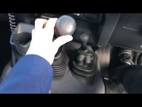 2017 Toyota Landcruiser 70 gear shifting