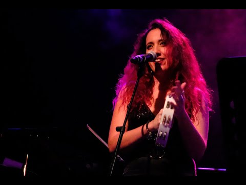 Obert tothora. Alex Torio feat Dàhlia.