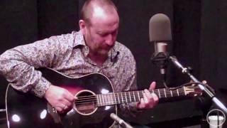 Colin Hay &quot;Send Somebody&quot; Live at KDHX 5/04/11 (HD)