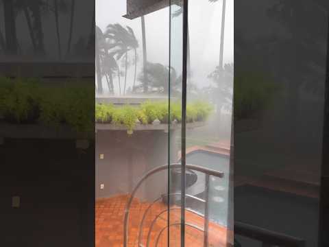 Tempestade agora em Ribeirao preto sao paulo chuva ventos fortes granizo gelo  inundação tornado
