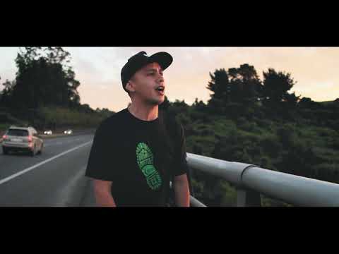 A VECES PENSAMOS DISTINTO (VIDEO OFICIAL) CAMILO MC'