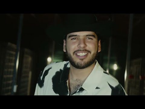 Grupo Primer Grado - De Profesión Gallero [Official Video]