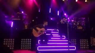 SoMo performs acoustic Kings &amp; Queens and Oh Hell in Indy
