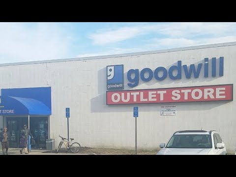 Inside The Goodwill Outlet (Bins) Live Thrifting For Ebay