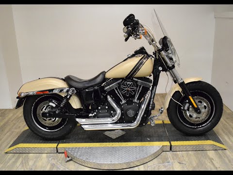 2014 Harley-Davidson Dyna® Fat Bob® in Wauconda, Illinois - Video 1
