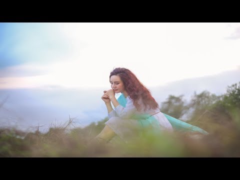 Thể hiện bởi Vy Oanh