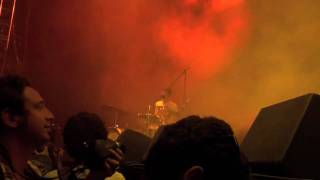 No Age &quot;Here should be my home&quot; F Yeah Fest 09 (HD)