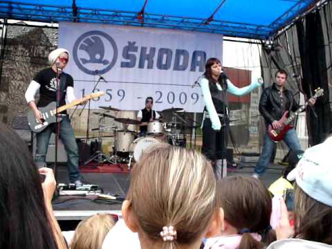 Ewa Frana - Zavři oči live @ Plzeň