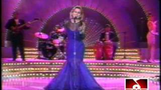 ROCIO DURCAL - VESTIDA DE BLANCO