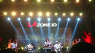 Download lagu DANILLA RIYADI-AAA (live at hola fest salatiga) mp3