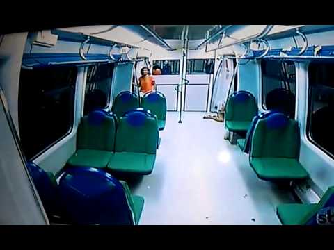 Menina Fantasma No Metrô - Pegadinha Silvio Santos