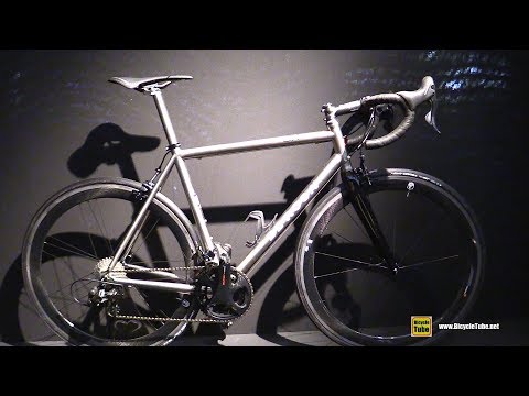 2019 De Rosa Solo Road Bike - Walkaround - 2018 Eurobike