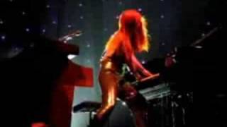 Tori Amos - Have Yourself A Merry Little Christmas - 2007 Concert Footage