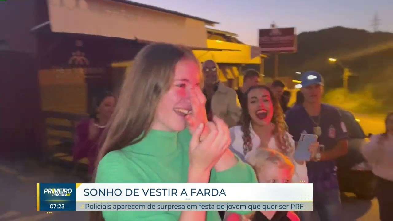 Jovem que sonha em ser PRF recebe visita surpresa durante festa  | Primeiro Impacto | SCCSBT