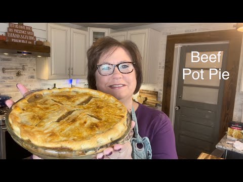 The Ultimate Beef Pot Pie Recipe You Must Try :: Fall Comfort Food 101