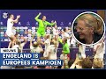 Feestende voetbalvrouwen crashen persconferentie