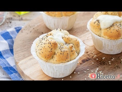 Muffin salati prosciutto e formaggio - Ricetta.it