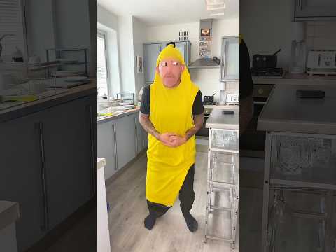 Banana got an unexpected surprise 😂