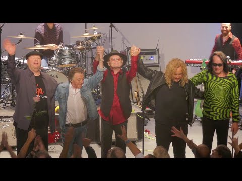 Todd Rundgren, Christopher Cross, Mickey Dolenz et al - Beatles White Album Tribute (Live 2019)