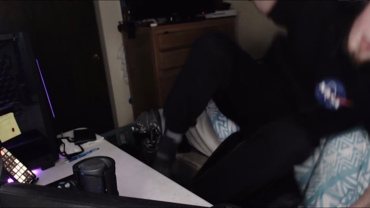 Dancing On Stream GONE WRONG!