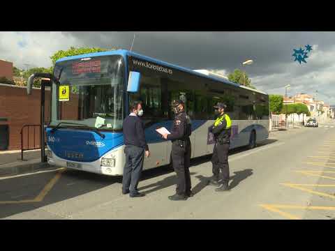 La Policía Local revisa la “medidas anti COVID-19” en la entrada de los Colegios y Buses