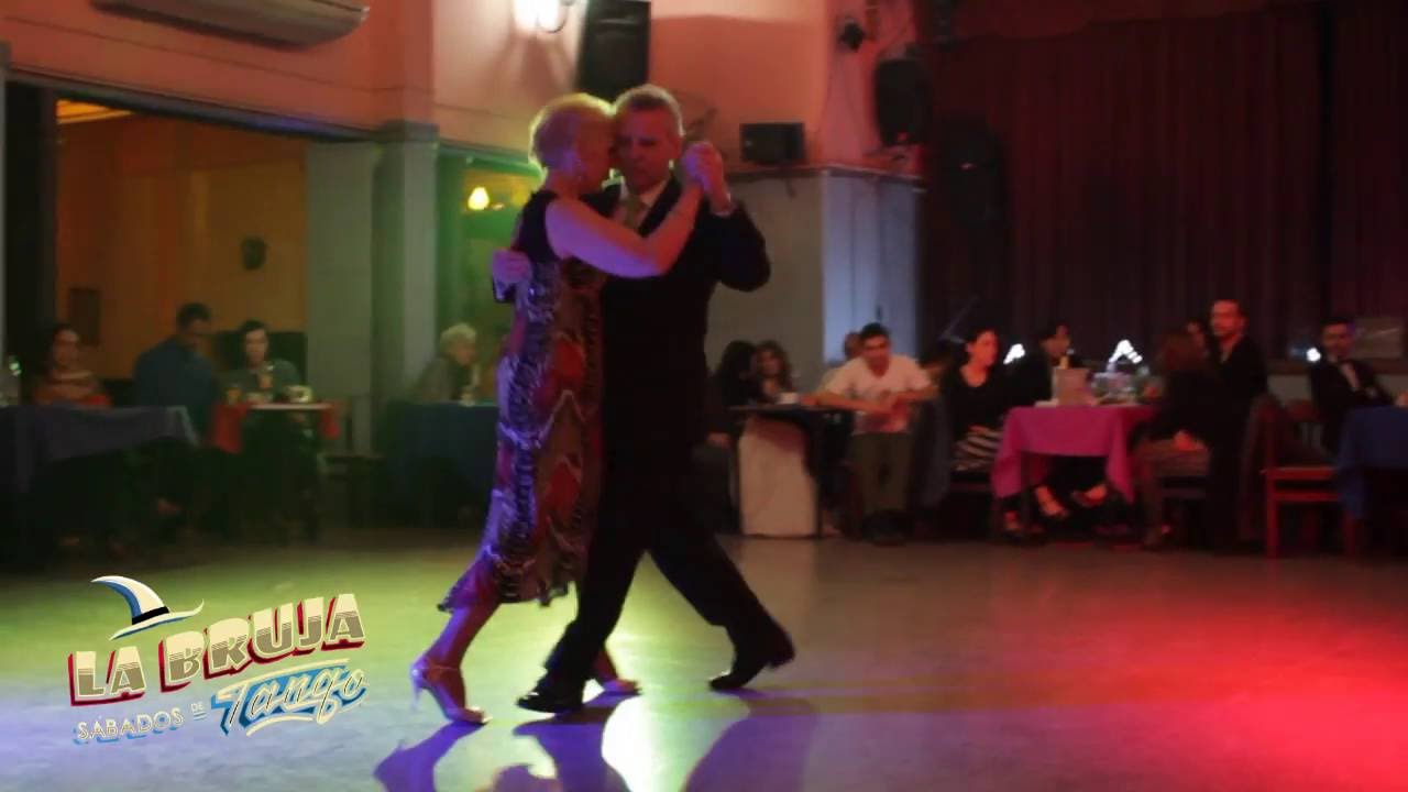 Silvia y Alfredo Alonso bailan en LA BRUJA Milonga (21-5-2016)