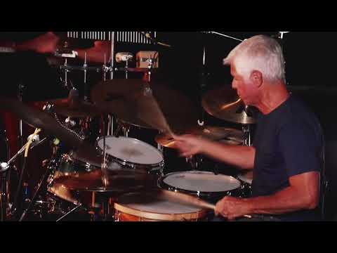 Ralph Humphrey Drum Solo (The Odd Dogs -  Enigma)