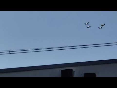 Rare A-1 Skyraider flyby