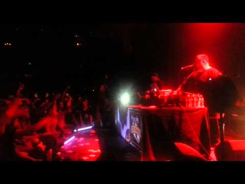 Rodney P & Skitz & B.D.Foxmoor - No man's land - live in Athens 27/4/13