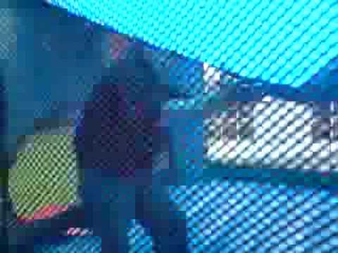 Hardcore Türsteher der Hüpfburg