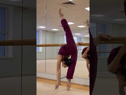 👑Lala😩 literally goals.   #rythmicgymnastics #flexibility #lala lala kramarenko