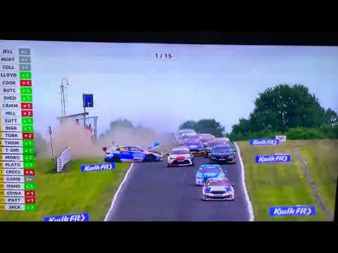 Oulton park race 3 Dan Lloyd, Colin turkington, Michael crees big crash itv 4