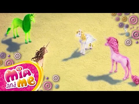 Onchao Plays With The Different Unicorns! - Mia and me - Season 2🦄🌈