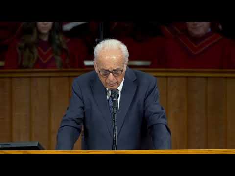 Pastor John MacArthur Reading Ephesians 4:1-16 From The Legacy Standard Bible Ending In Prayer