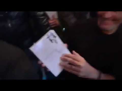 Laura Pausini, Fiorello e le canzoni di chiesa +richiesta papa