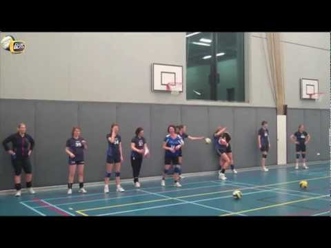 Bijzonder commentaar bij volleybalwedstrijd