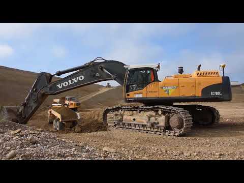 Volvo EC700C loading Volvo A35E and A35G