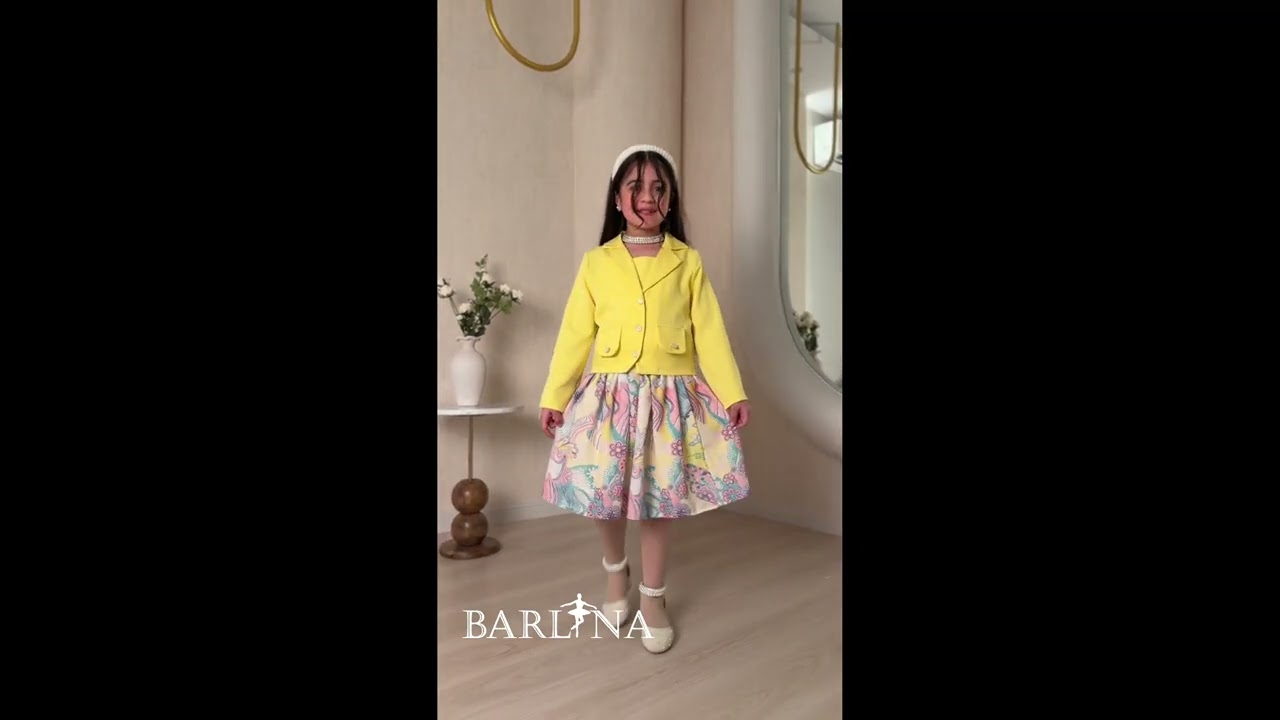 Girls' set with a colorful jacket and skirt - 4 years - Blue