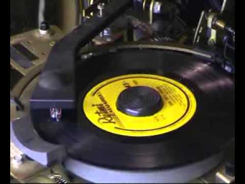 AMI R-81 Jukebox playing vinyl EP Aloha Oe & Tiikerihai